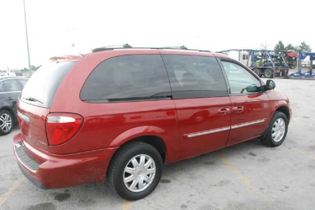 2006 Chrysler Town and Country 3.5
