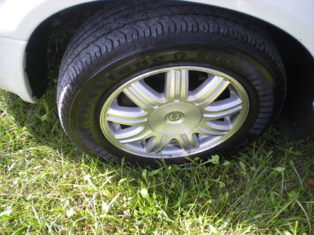 2006 Chrysler Town and Country Base