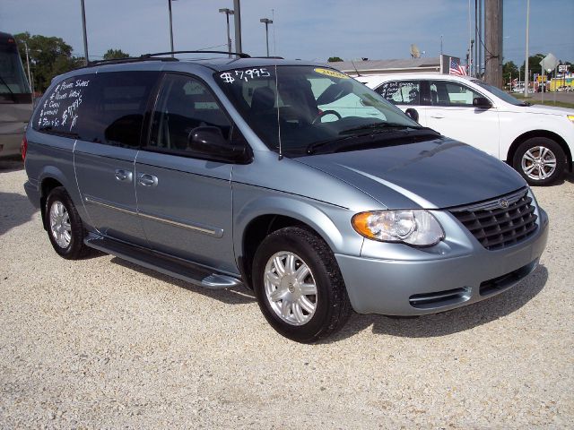 2006 Chrysler Town and Country 3.5