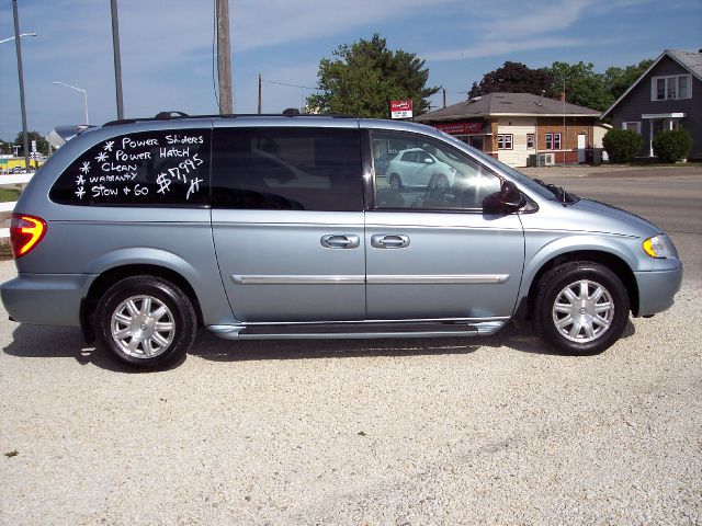 2006 Chrysler Town and Country 3.5