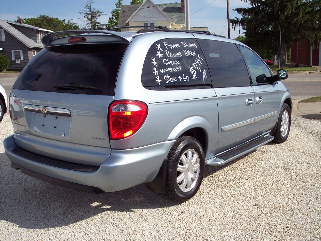 2006 Chrysler Town and Country 3.5