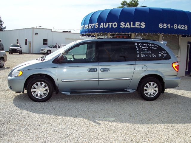 2006 Chrysler Town and Country 3.5