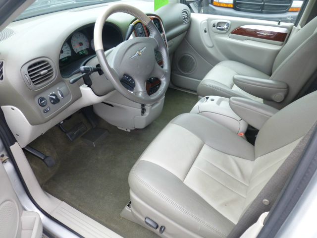 2006 Chrysler Town and Country 3.5