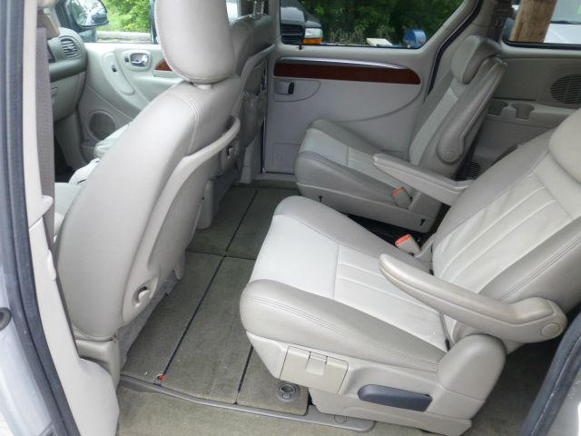 2006 Chrysler Town and Country 3.5