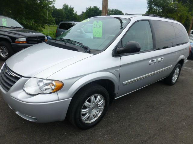 2006 Chrysler Town and Country 3.5