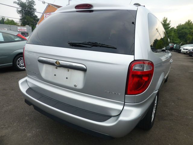 2006 Chrysler Town and Country 3.5