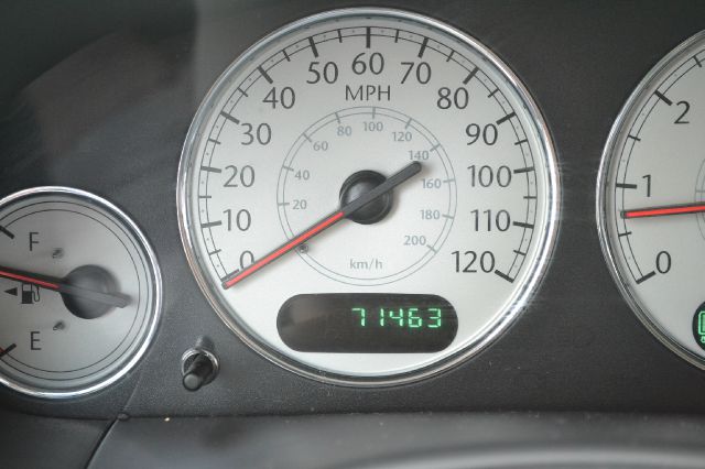 2006 Chrysler Town and Country SLT 25