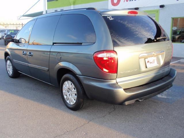 2006 Chrysler Town and Country Elk Conversion Van