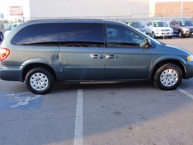 2006 Chrysler Town and Country Elk Conversion Van
