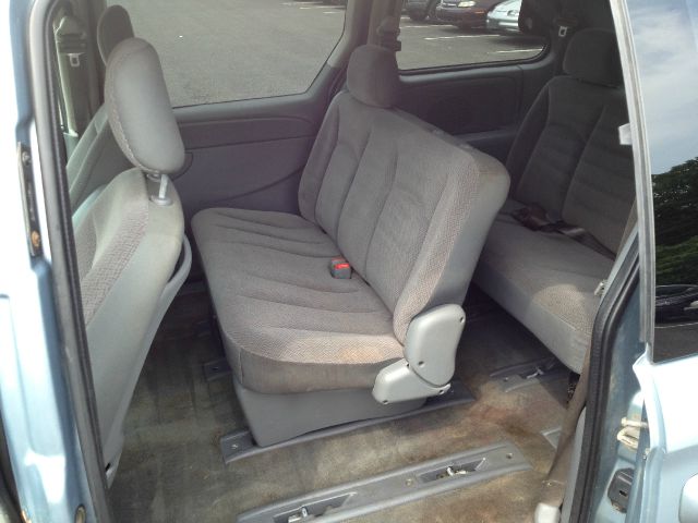2006 Chrysler Town and Country Base