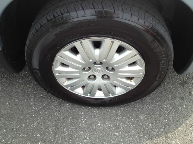 2006 Chrysler Town and Country Base