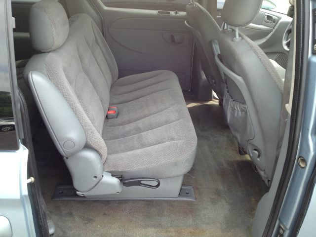 2006 Chrysler Town and Country Base