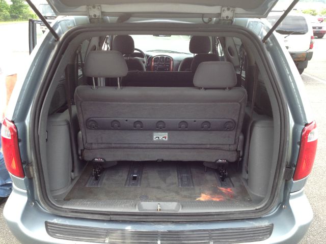 2006 Chrysler Town and Country Base