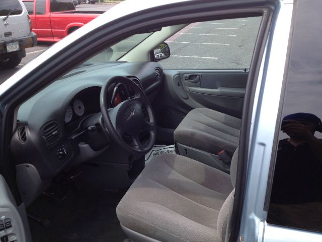 2006 Chrysler Town and Country Base