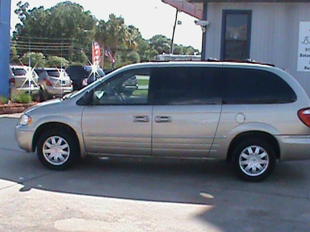 2006 Chrysler Town and Country 3.5
