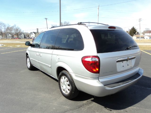 2006 Chrysler Town and Country 3.5