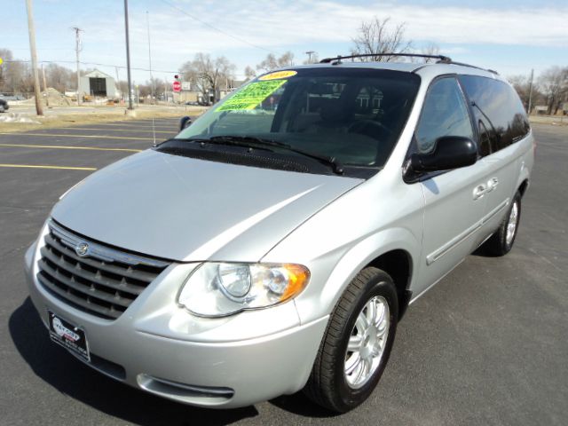 2006 Chrysler Town and Country 3.5