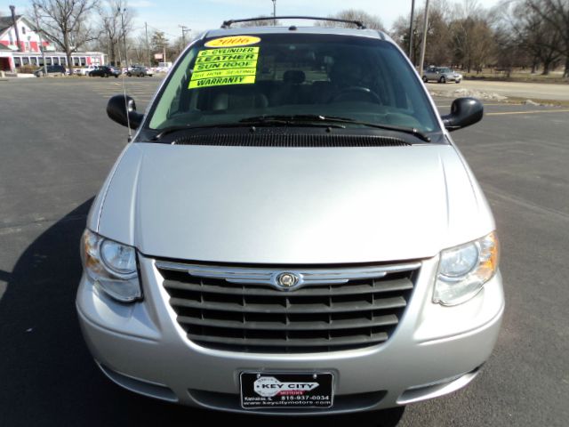 2006 Chrysler Town and Country 3.5