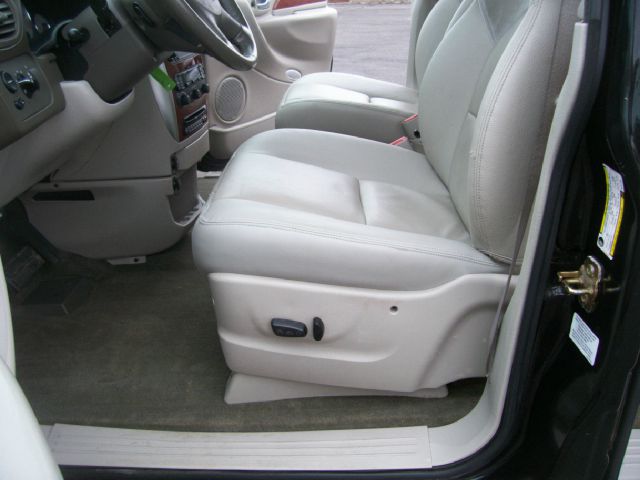 2006 Chrysler Town and Country Limited