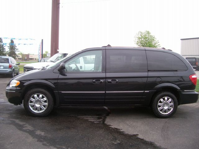 2006 Chrysler Town and Country Limited