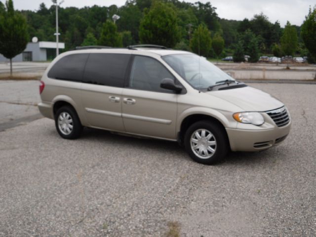 2006 Chrysler Town and Country 3.5