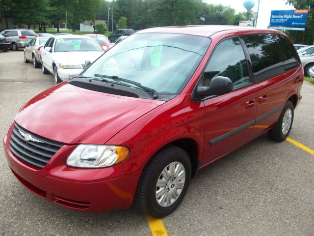 2006 Chrysler Town and Country Base