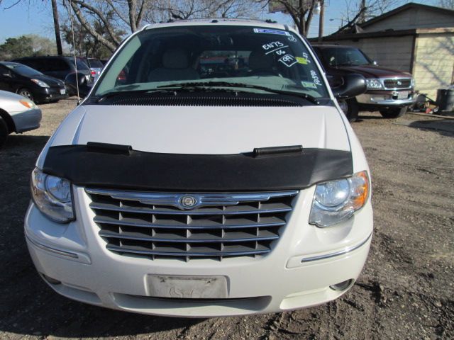 2006 Chrysler Town and Country SLT 25
