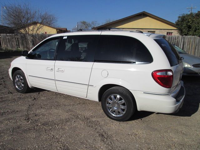 2006 Chrysler Town and Country SLT 25