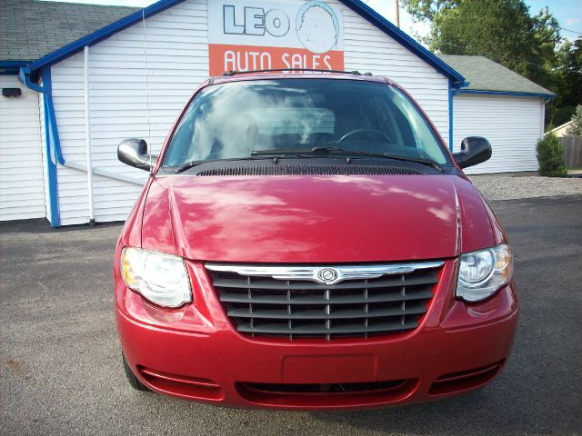 2006 Chrysler Town and Country 3.5