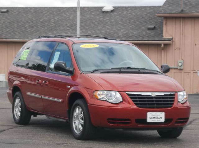 2006 Chrysler Town and Country 3.5