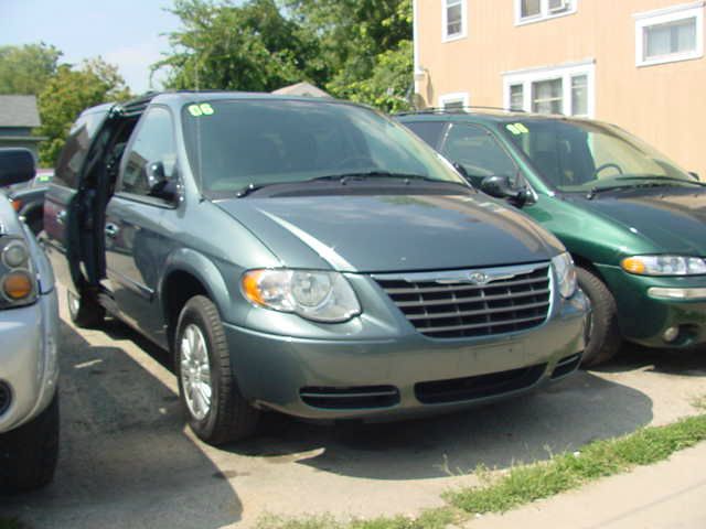 2006 Chrysler Town and Country Elk Conversion Van