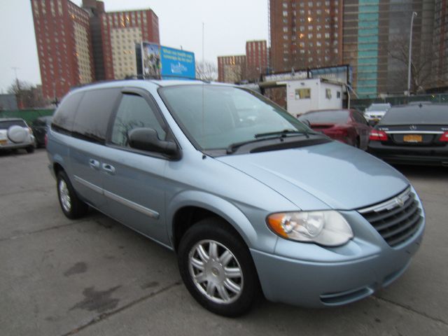 2006 Chrysler Town and Country 3.5