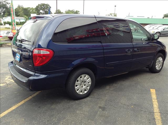 2006 Chrysler Town and Country Elk Conversion Van