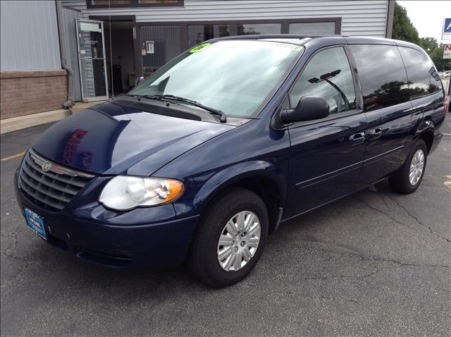 2006 Chrysler Town and Country Elk Conversion Van