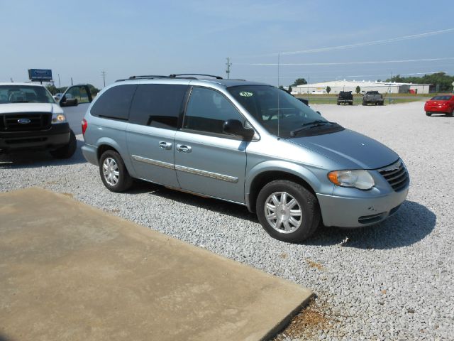 2006 Chrysler Town and Country 3.5