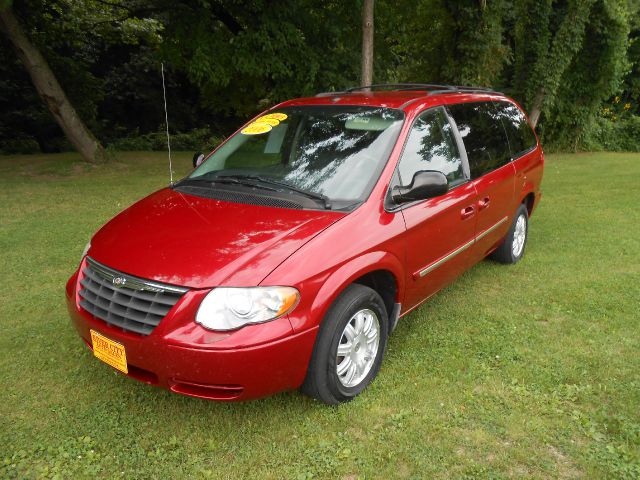 2006 Chrysler Town and Country 3.5
