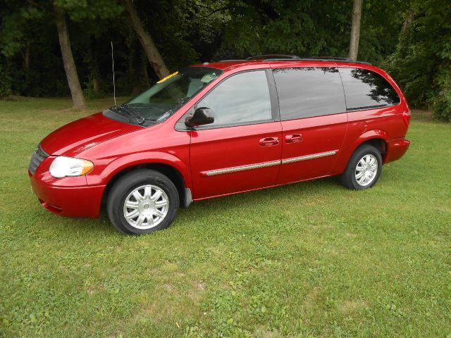 2006 Chrysler Town and Country 3.5