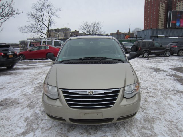 2006 Chrysler Town and Country Elk Conversion Van