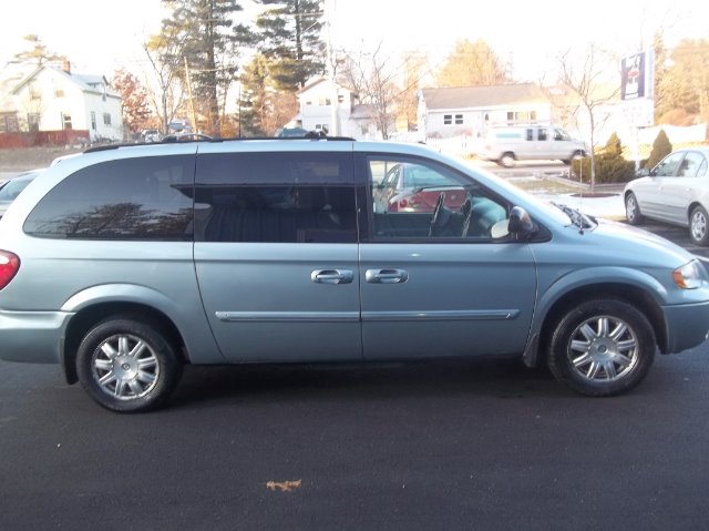 2006 Chrysler Town and Country 3.5