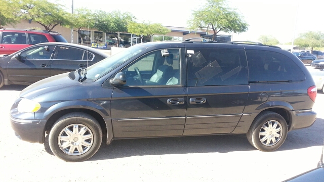 2006 Chrysler Town and Country 3.5