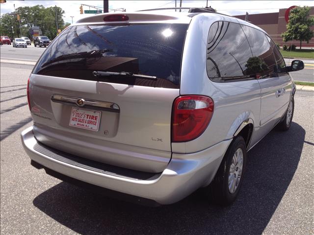 2006 Chrysler Town and Country Elk Conversion Van