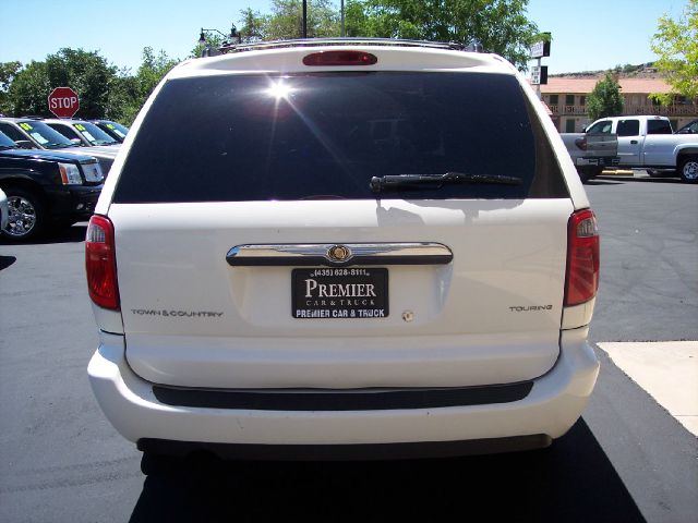 2006 Chrysler Town and Country 3.5