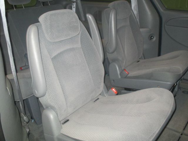 2006 Chrysler Town and Country Unknown