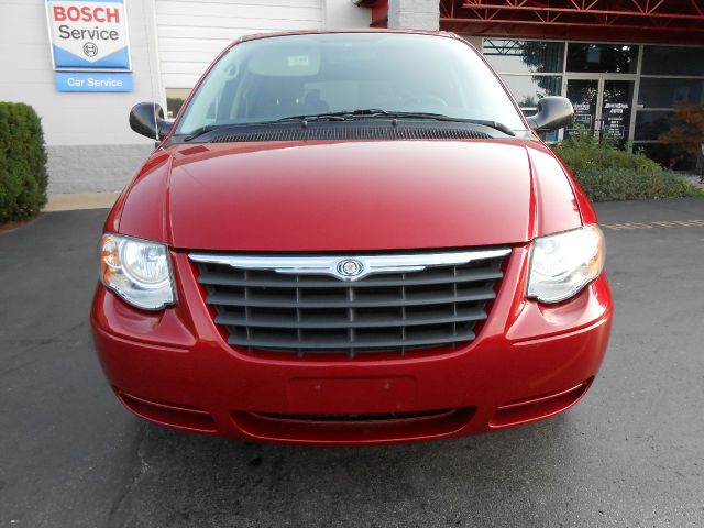 2006 Chrysler Town and Country 3.5