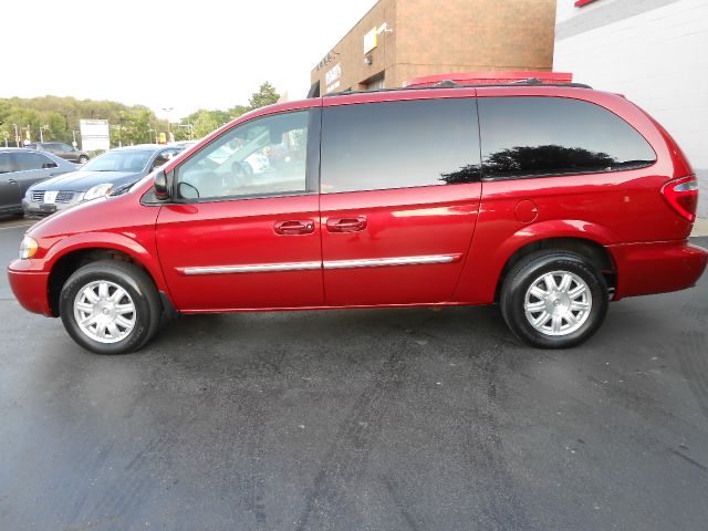 2006 Chrysler Town and Country 3.5