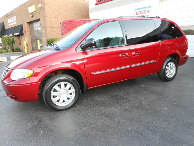2006 Chrysler Town and Country 3.5