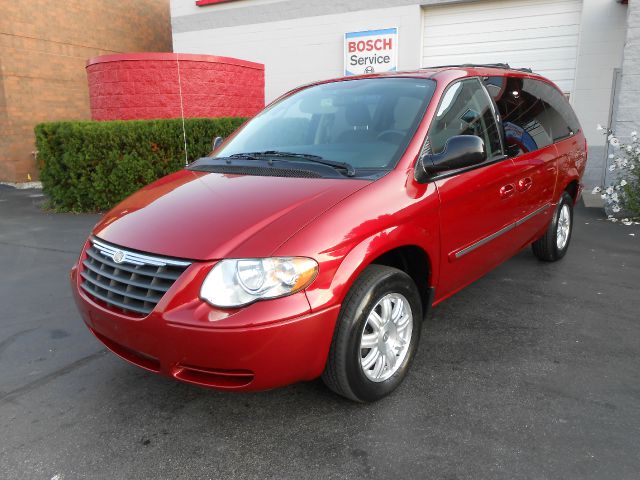 2006 Chrysler Town and Country 3.5