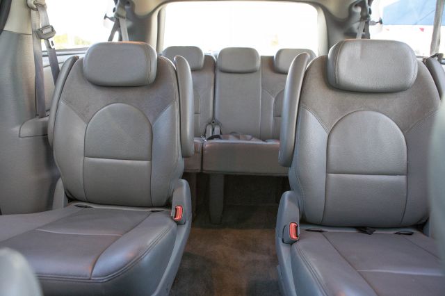 2006 Chrysler Town and Country SLT 25