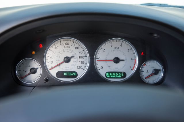 2006 Chrysler Town and Country SLT 25