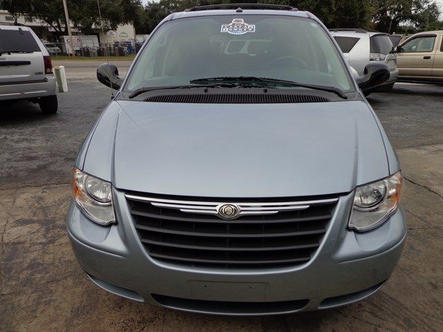 2006 Chrysler Town and Country 3.5